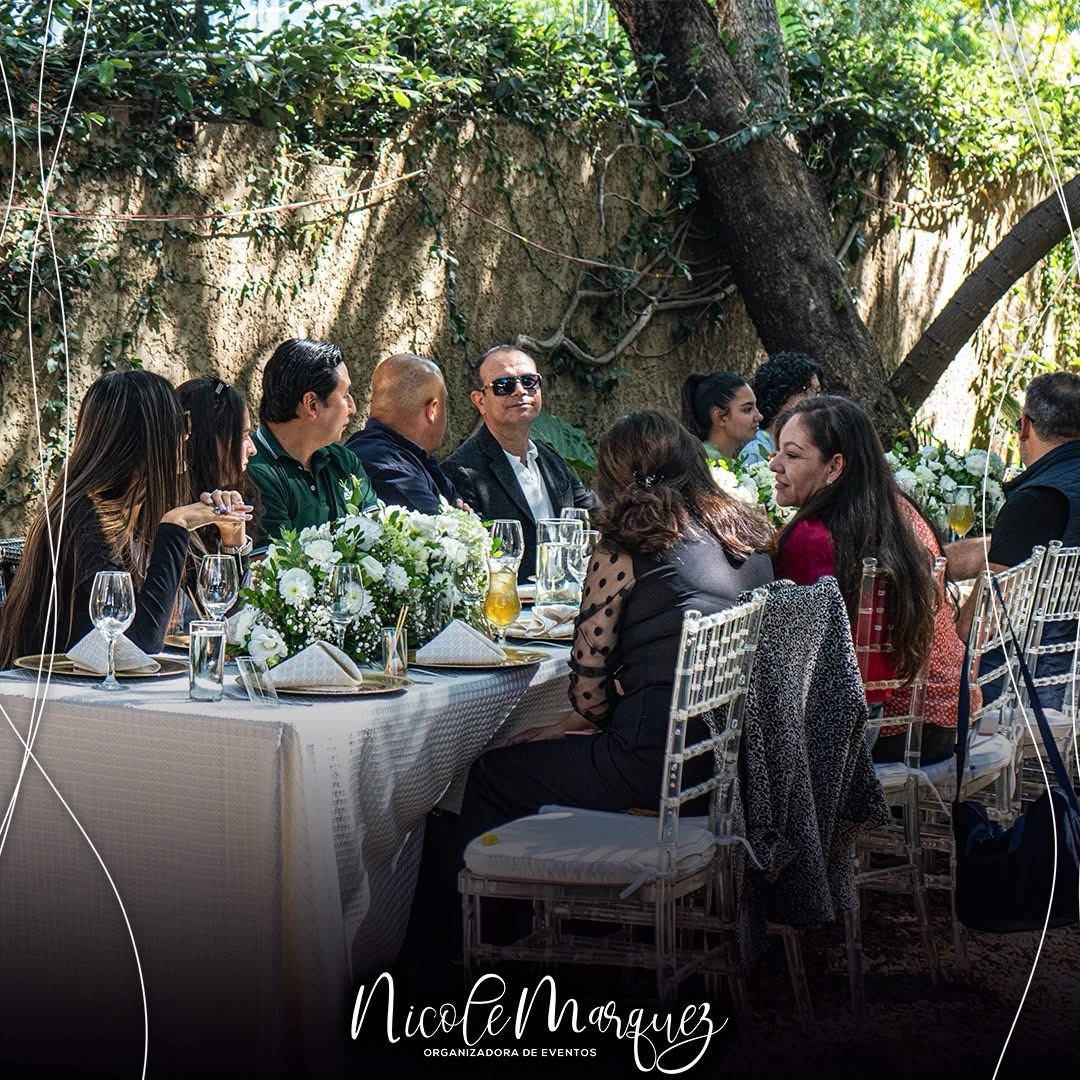Almuerzo institucional al aire libre